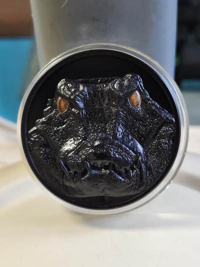 第180期拍卖【长期征集拍品】【北京币展专场】 - 帕劳2023年夜间猎人系列凯门鳄曜石黑2盎司彩银币，9999银，发行量888枚