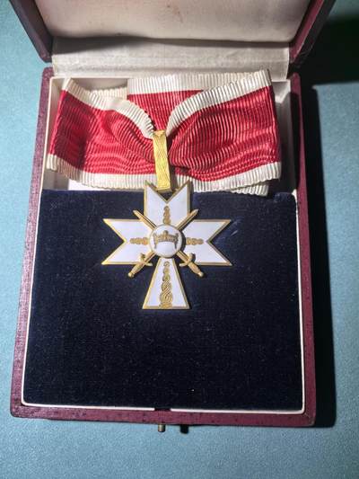 盛世勋华——号角文化勋章邮票专场拍卖第286期 - 克罗地亚独立国一级兹沃尼米尔国王皇冠勋章 军事版