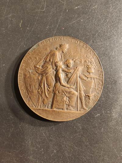 老王徽章第160期 -  法国塞纳省初等教育杰出贡献大铜章     直径36mm.    重量25.7g