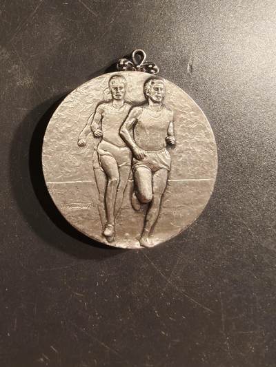 老王徽章第160期 - 小日子田径竞赛纪念章       直径42mm.   重量31.2g