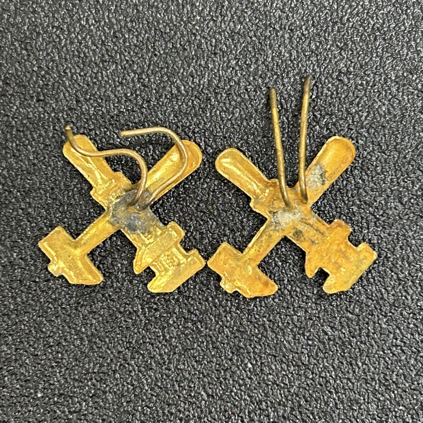 西秦中古拍卖第六十三期 苏联工兵领章 早期铁制