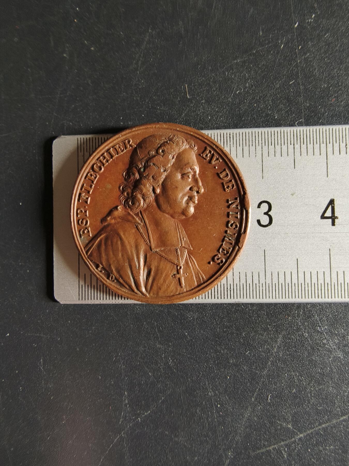 老王徽章第160期 法国皇家科学院大铜章     光边原铸     直径28mm.    重量11.6g