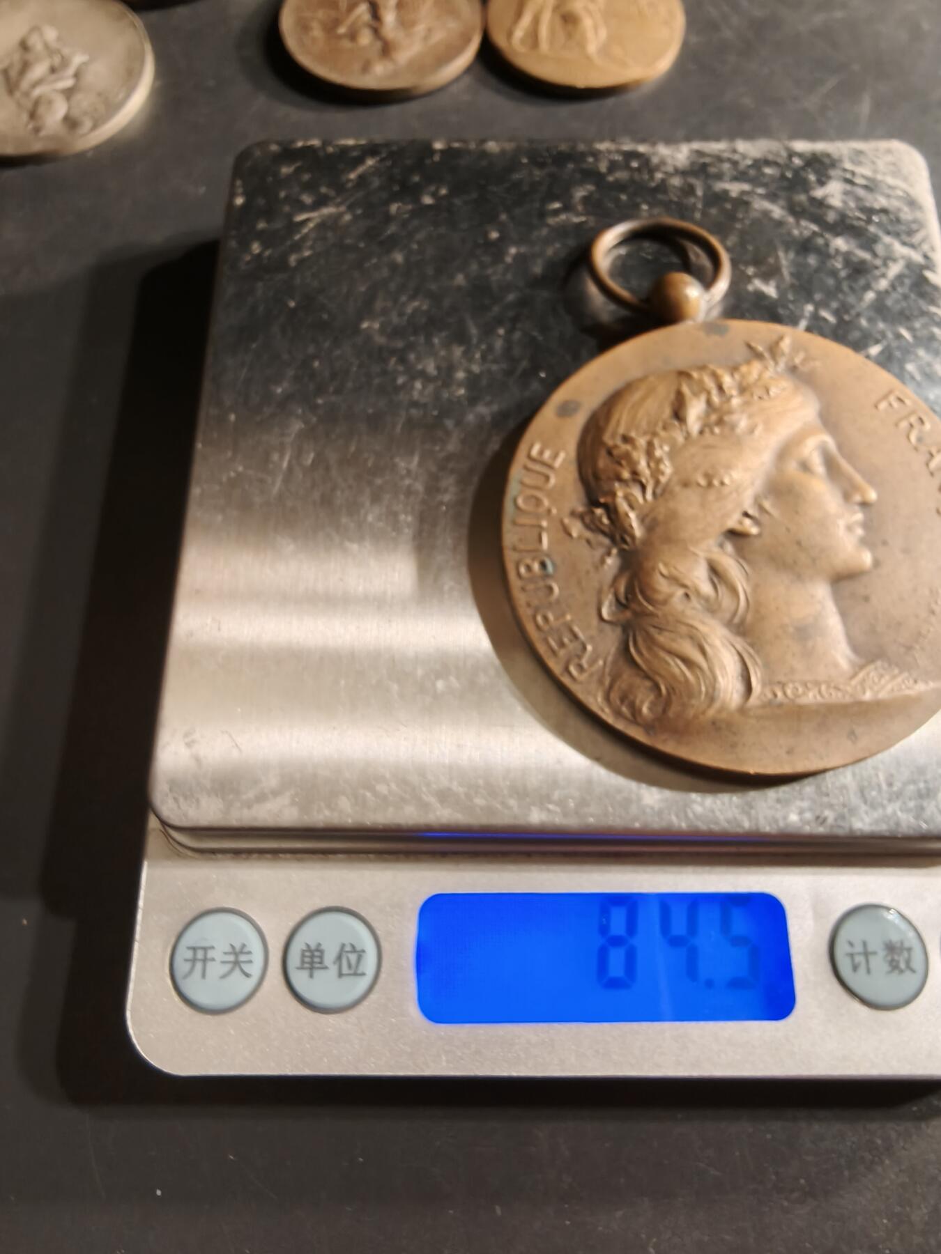 老王徽章第160期  法国普法战争退伍军人协会大尺寸奖章      大师丹尼尔杜普伊版本     直径56mm.    重量84.5g