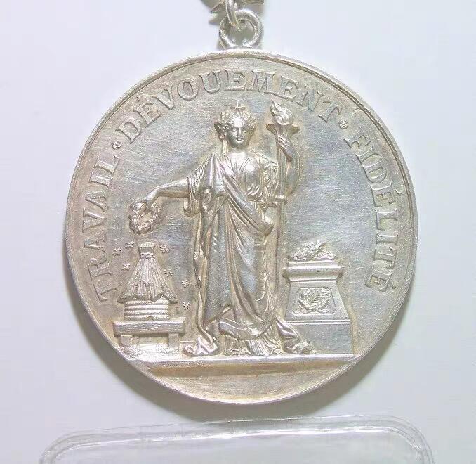 【银】法国1893年 女神站像高浮雕精制大银章 42MM 22.2克