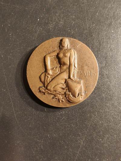 老王徽章第160期 - 法国巴黎大铜章     直径32mm.   重量16.7g