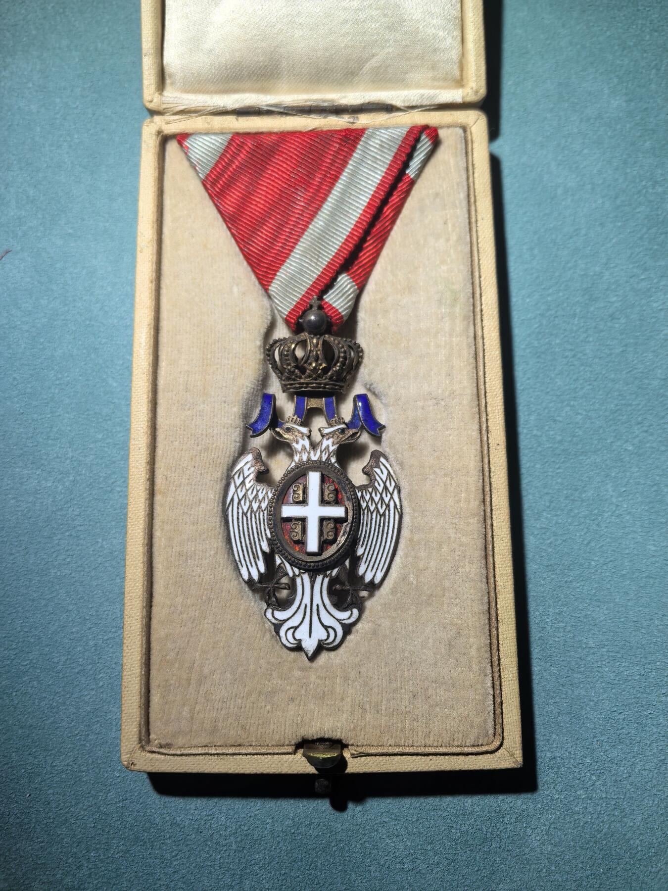 盛世勋华——号角文化勋章邮票专场拍卖第286期 南斯拉夫王国四级白鹰勋章  原盒 相当少见 盒子带法国阿图尔·贝特朗厂标