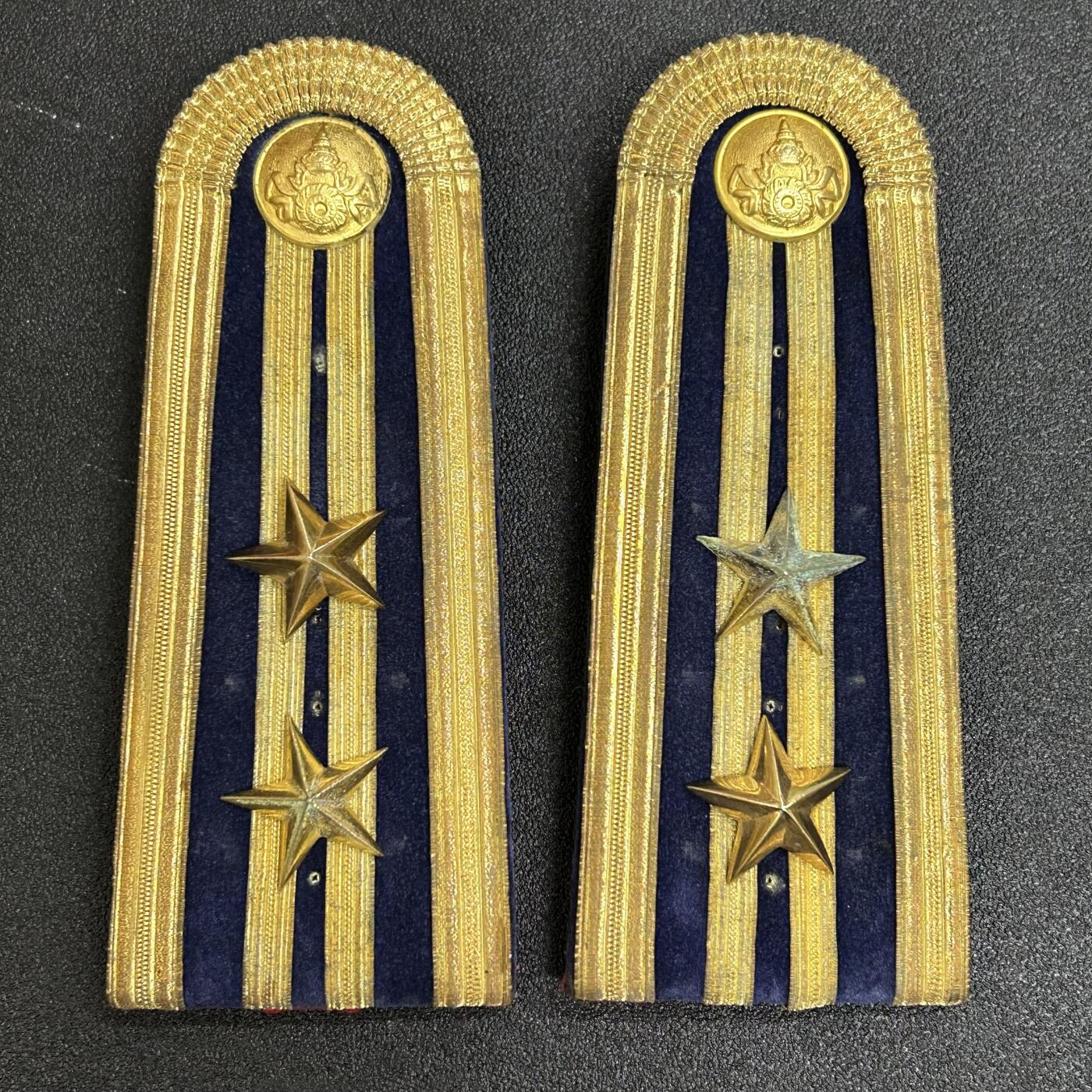 西秦中古拍卖第六十三期 泰国皇家陆军中校礼服肩章 早期金属线