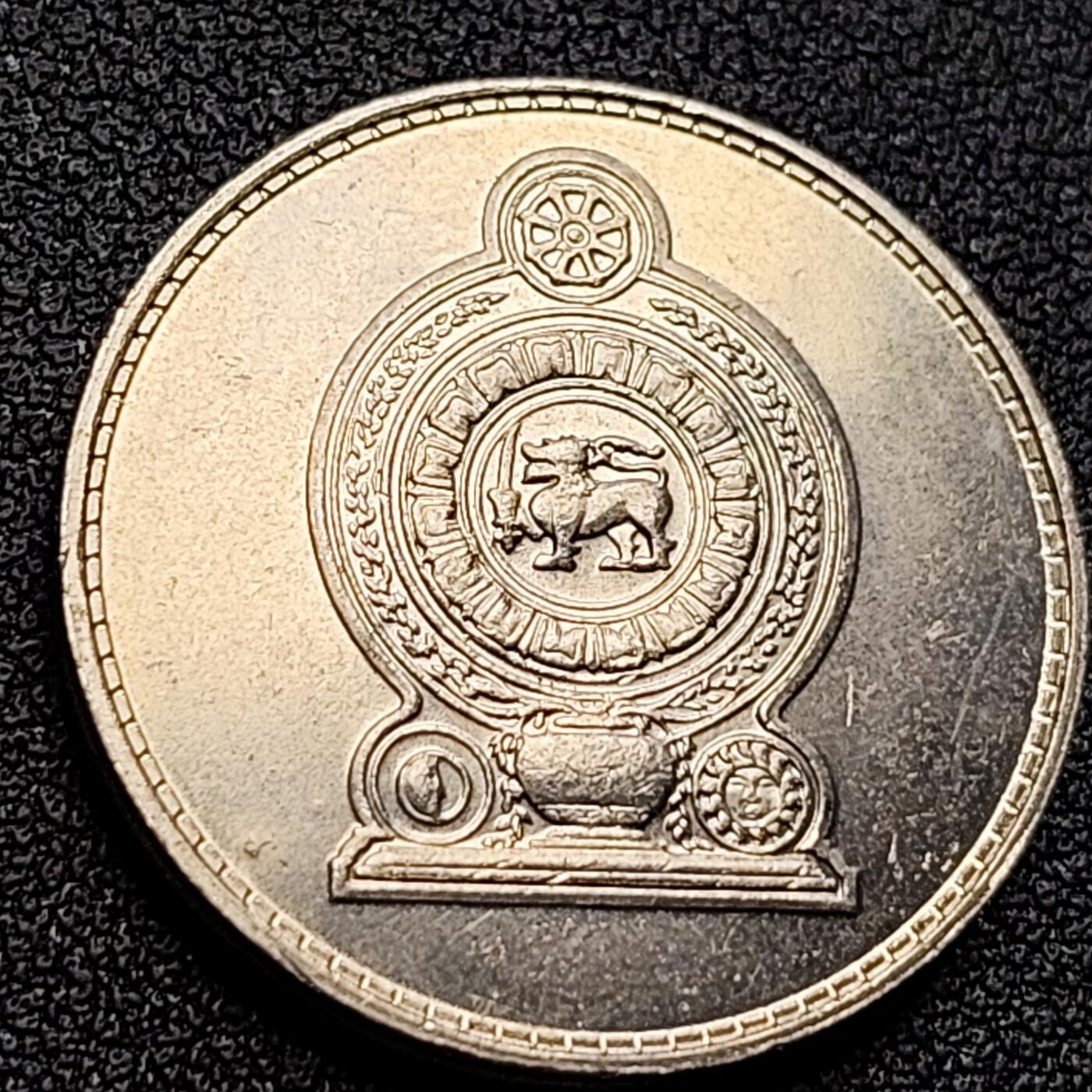 泉币菌-第122场-精品福利场 斯里兰卡1978年1卢比镀镍钢硬币 25.4毫米 7.13克