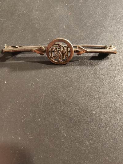 老王徽章第160期 - 法国银质胸针    镶钻    2.9g