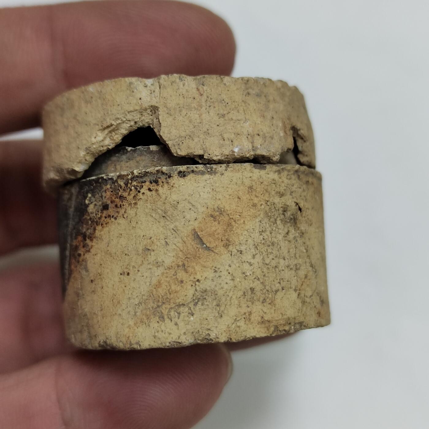 PCAI钱币4-579  古籍纸品小专场 膏盒