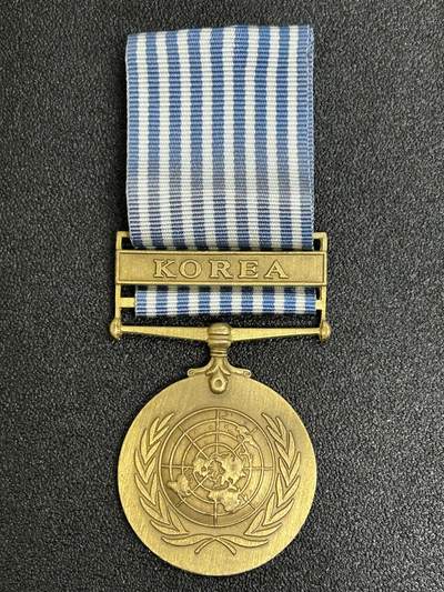 西秦中古拍卖第六十三期 - 不忘历史 联合国韩战奖章 少见荷兰语版