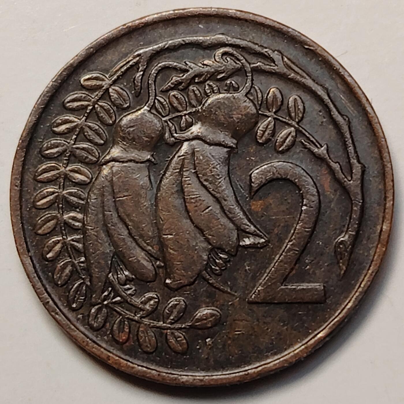 布加迪🐬～世界钱币(上海)🌾第 256 期 /  各国套币和散币 新西兰🇳🇿 1969年 2分