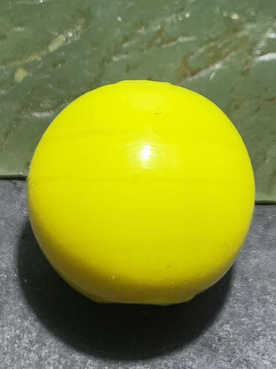 建国前后库存鸡油黄琉璃苹果珠一颗，