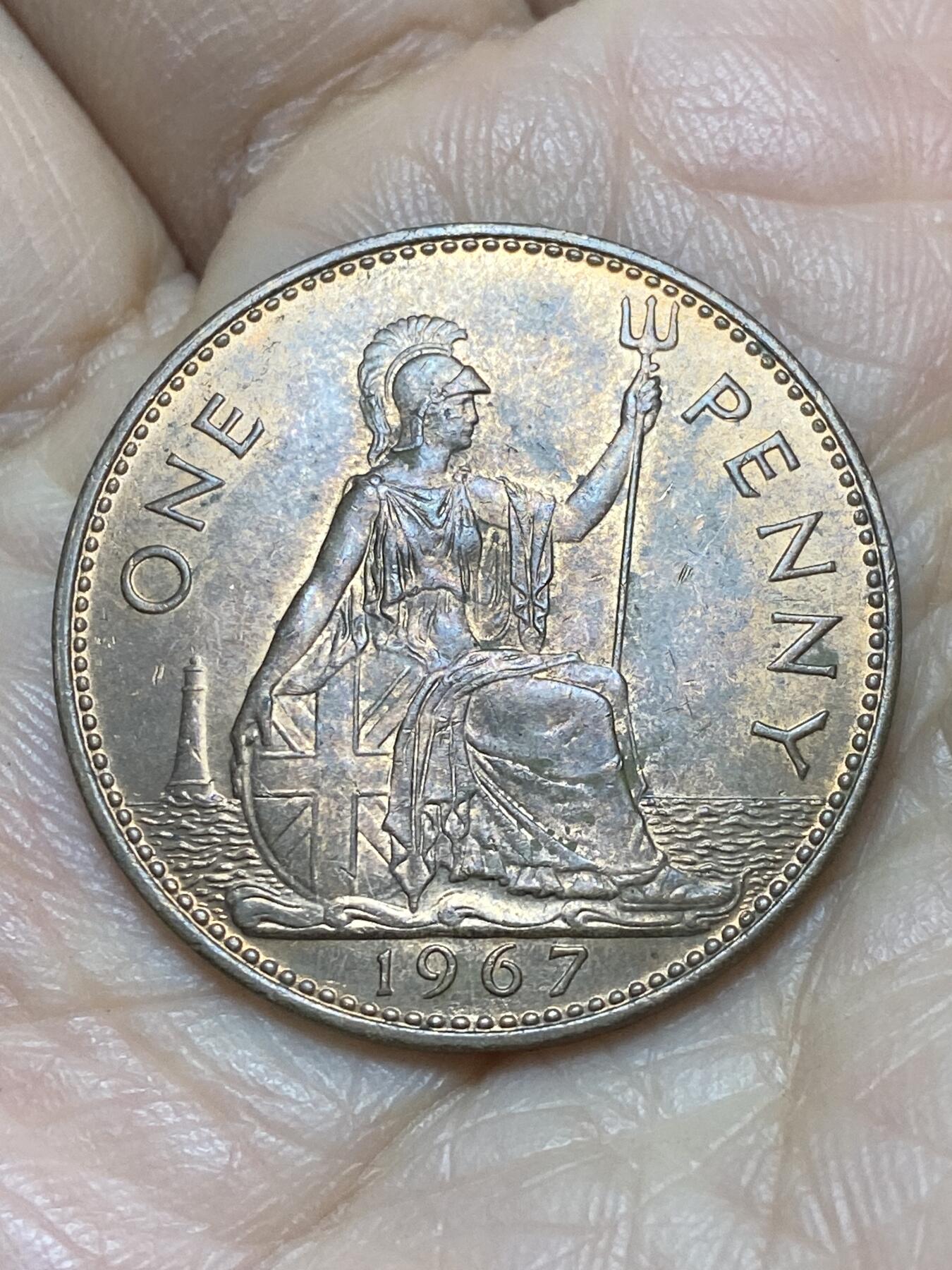 2025年第一百二十一场(总第一百四十七场）外国好品散币(免佣金) 英国🇬🇧1967年1便士(伊丽莎白二世青年桂冠第二版，普制币关门年)