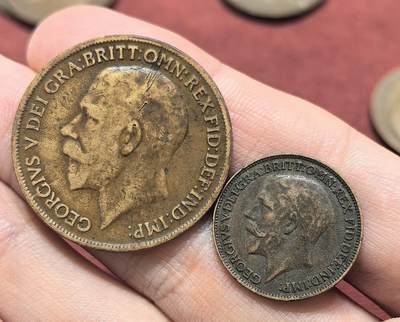 南宋泉阁俄币 外币 国币 专场第十八期 【送拍无额外佣金】 - 英国 1918/1925年 乔治五世1便士/1法新铜币一对 通货好品 老包浆