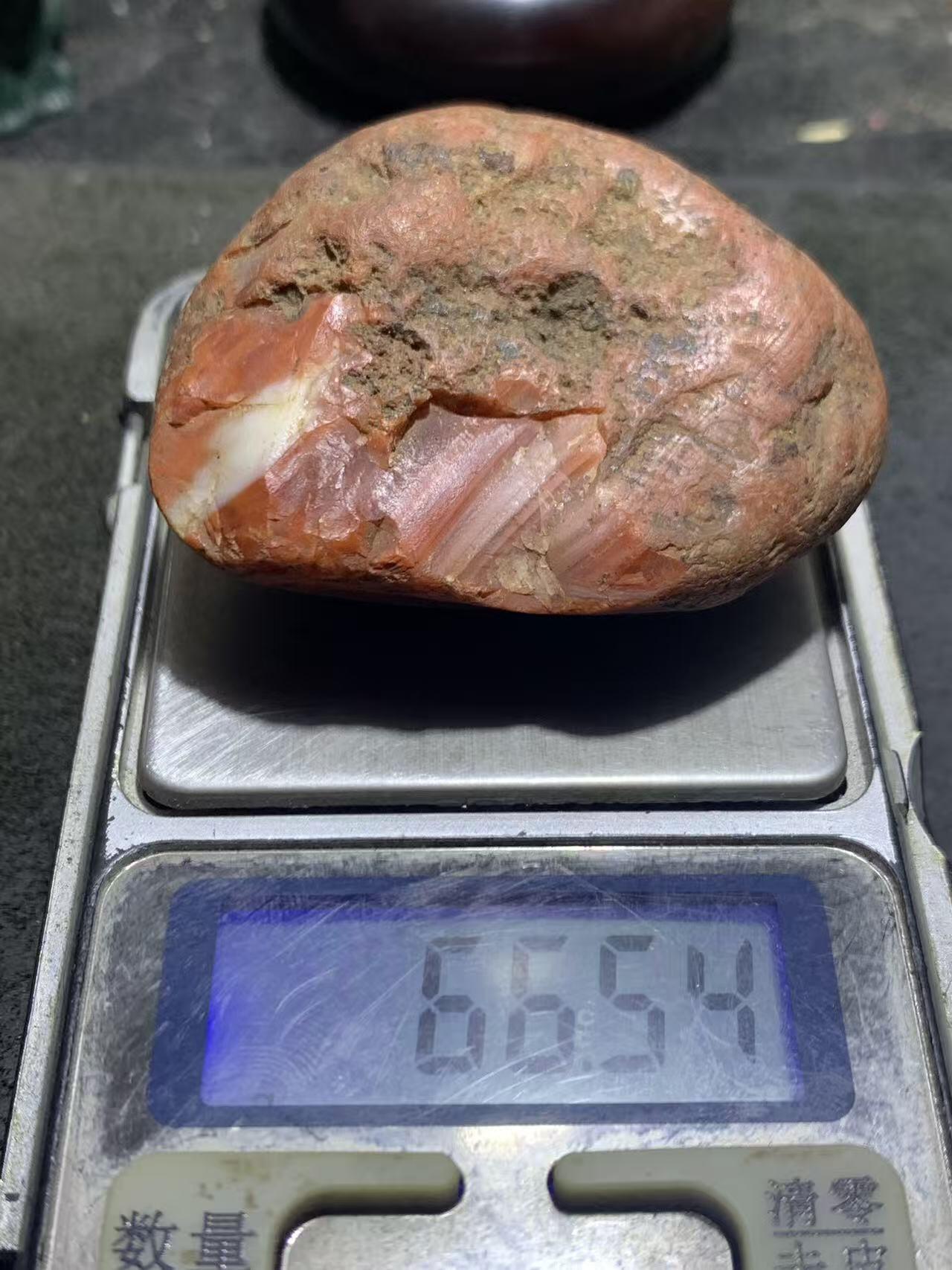 精美红皮开窗料红白千层纹南红玛瑙原石一颗，