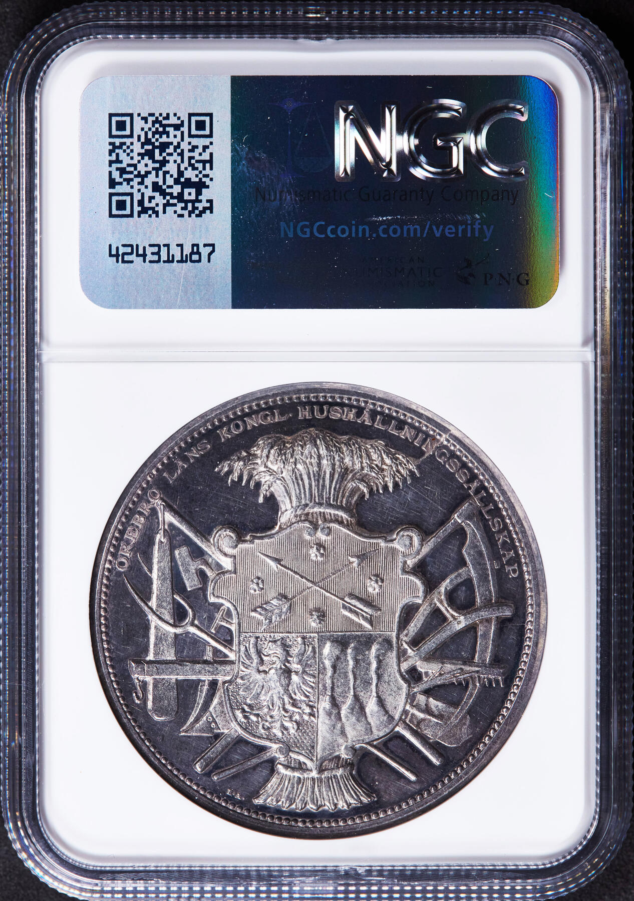 【俄甄集藏】2025年(044)11-12星期三晚 19:30 全场包邮 瑞典19世纪奥雷布罗市皇家家庭协会田原生活-牡牛农业大银章，NGC UNCD，高浮雕，类精制底板