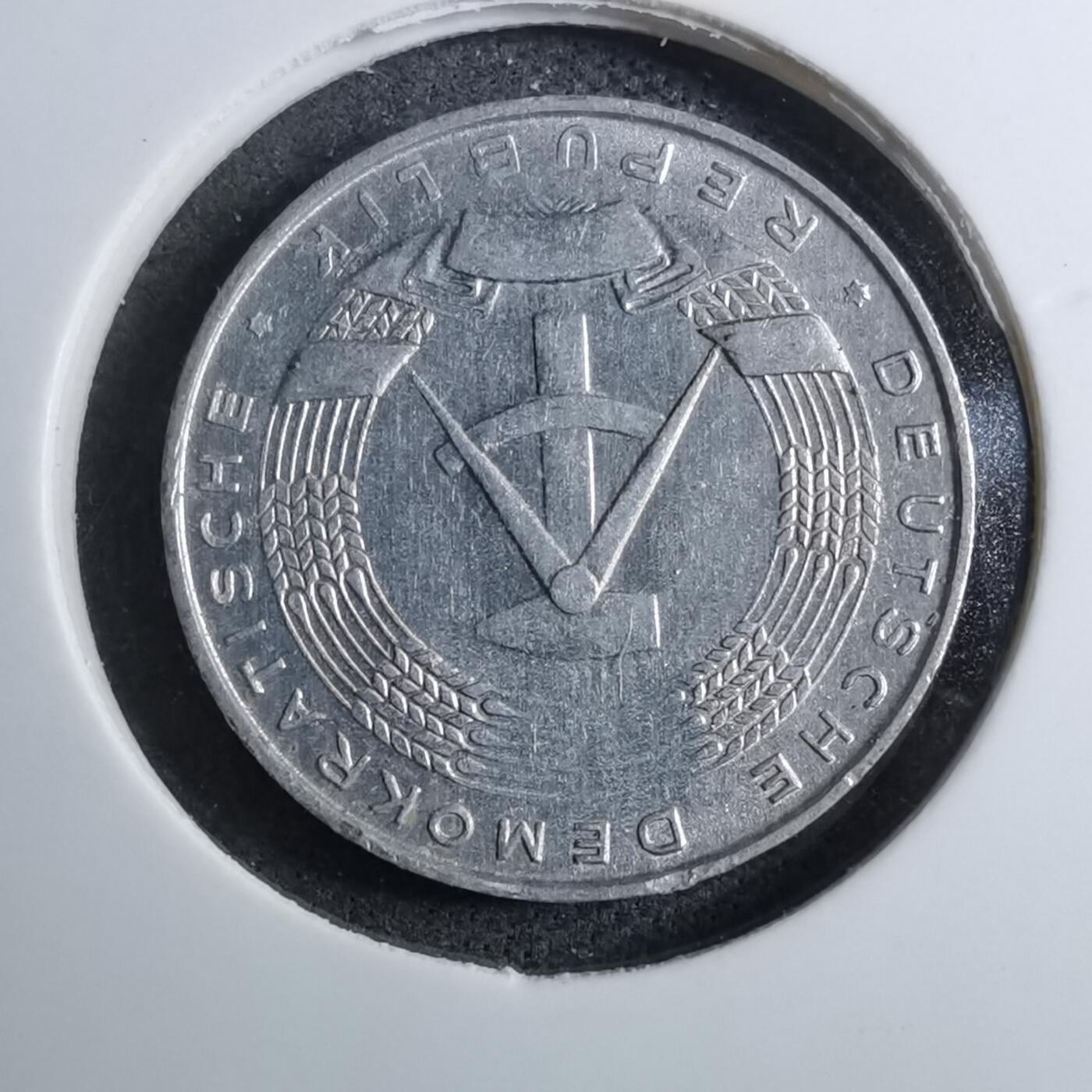 沼泽如烟--第888场 东德1975年1芬尼