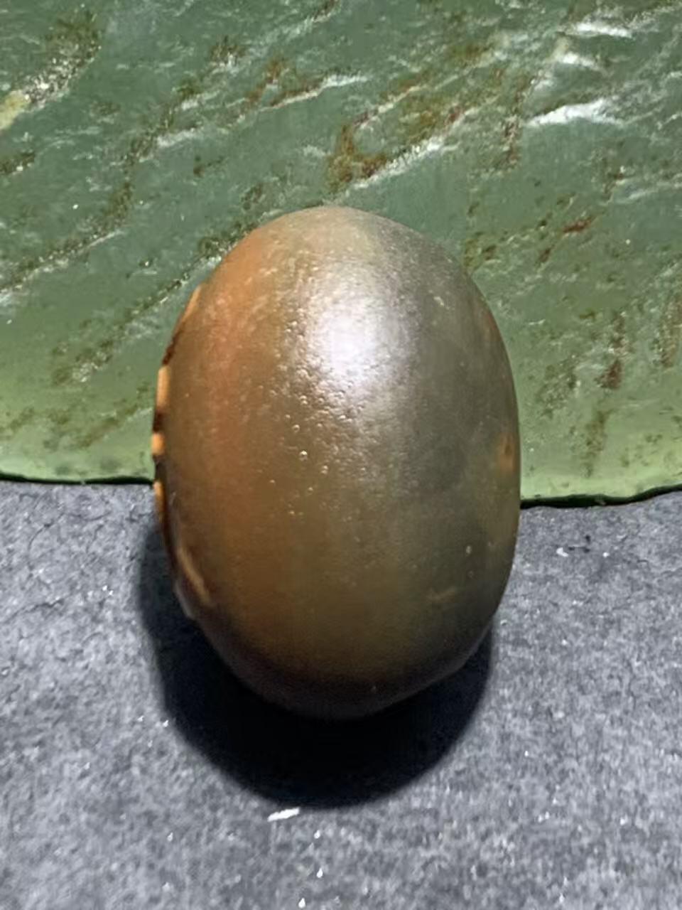 精美亚光风化纹战国红玛瑙手工雕刻悦字随形珠一颗