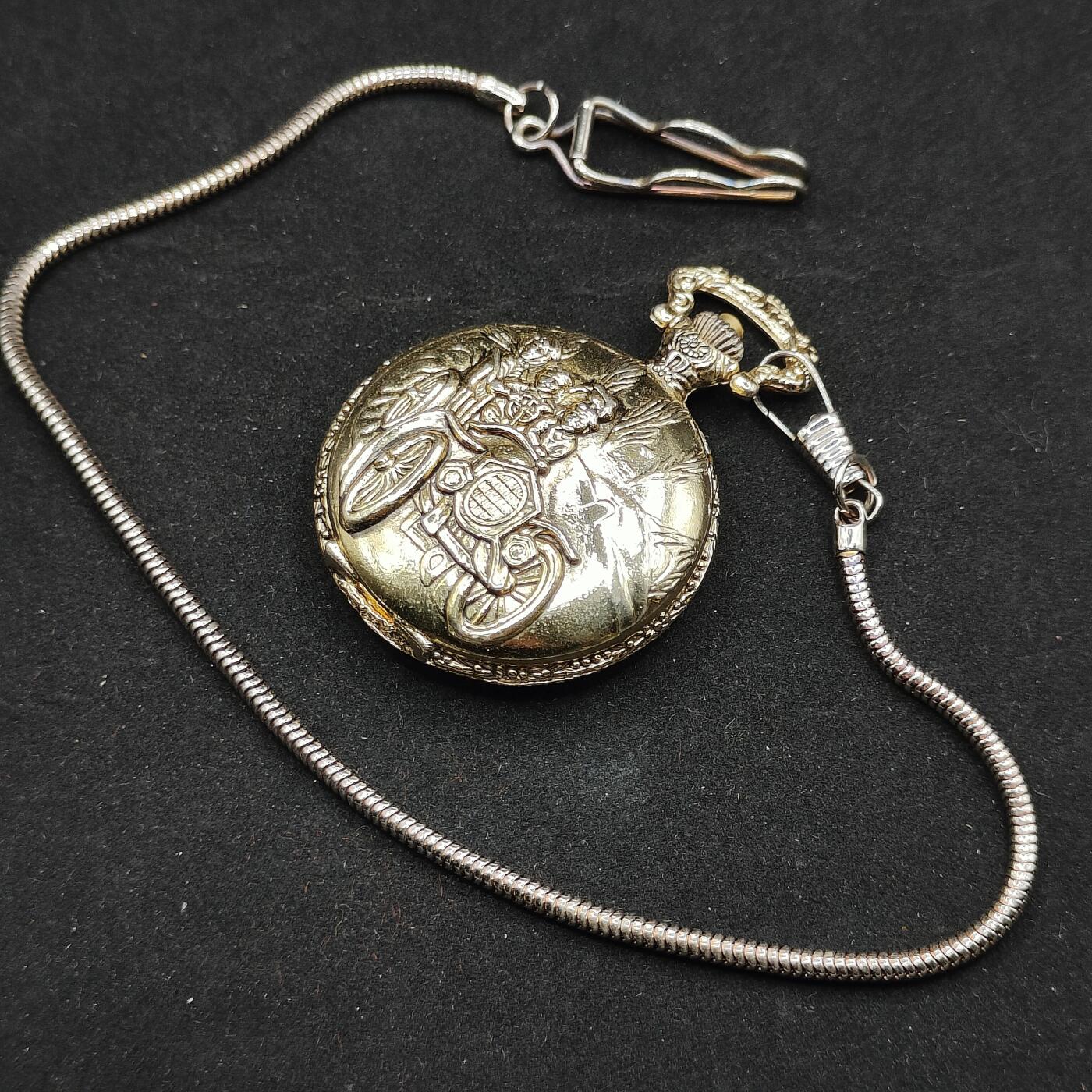 0元起拍勋章 第307期 咸鱼国勋章拍卖专场 11月5日（周三）下午6：00开始 中古石英怀表