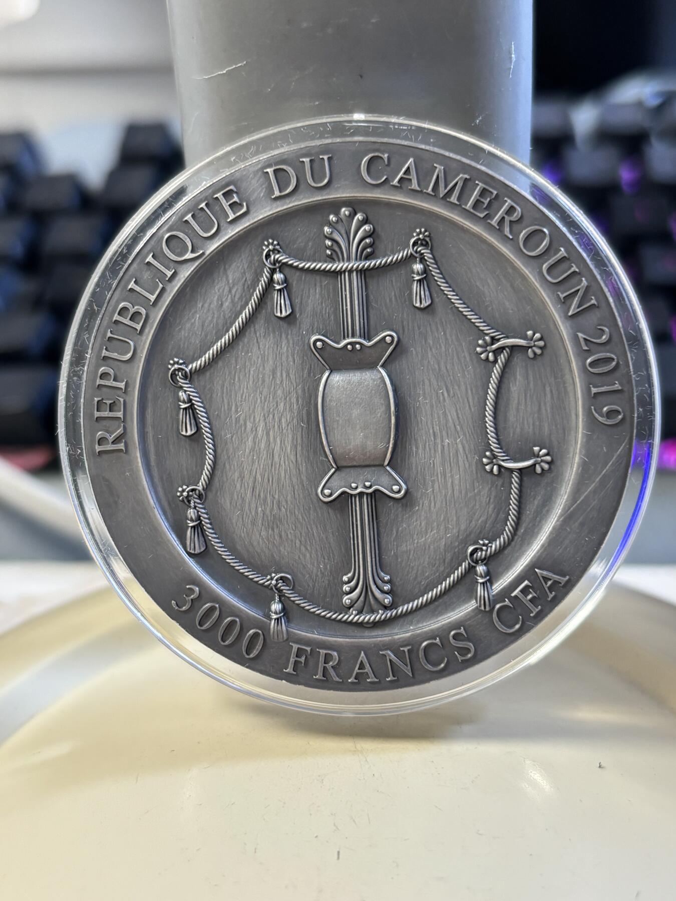 第180期拍卖【长期征集拍品】【北京币展专场】 喀麦隆2019年勇士系列1斯巴达战士高浮雕仿古银币，999银，发行500枚