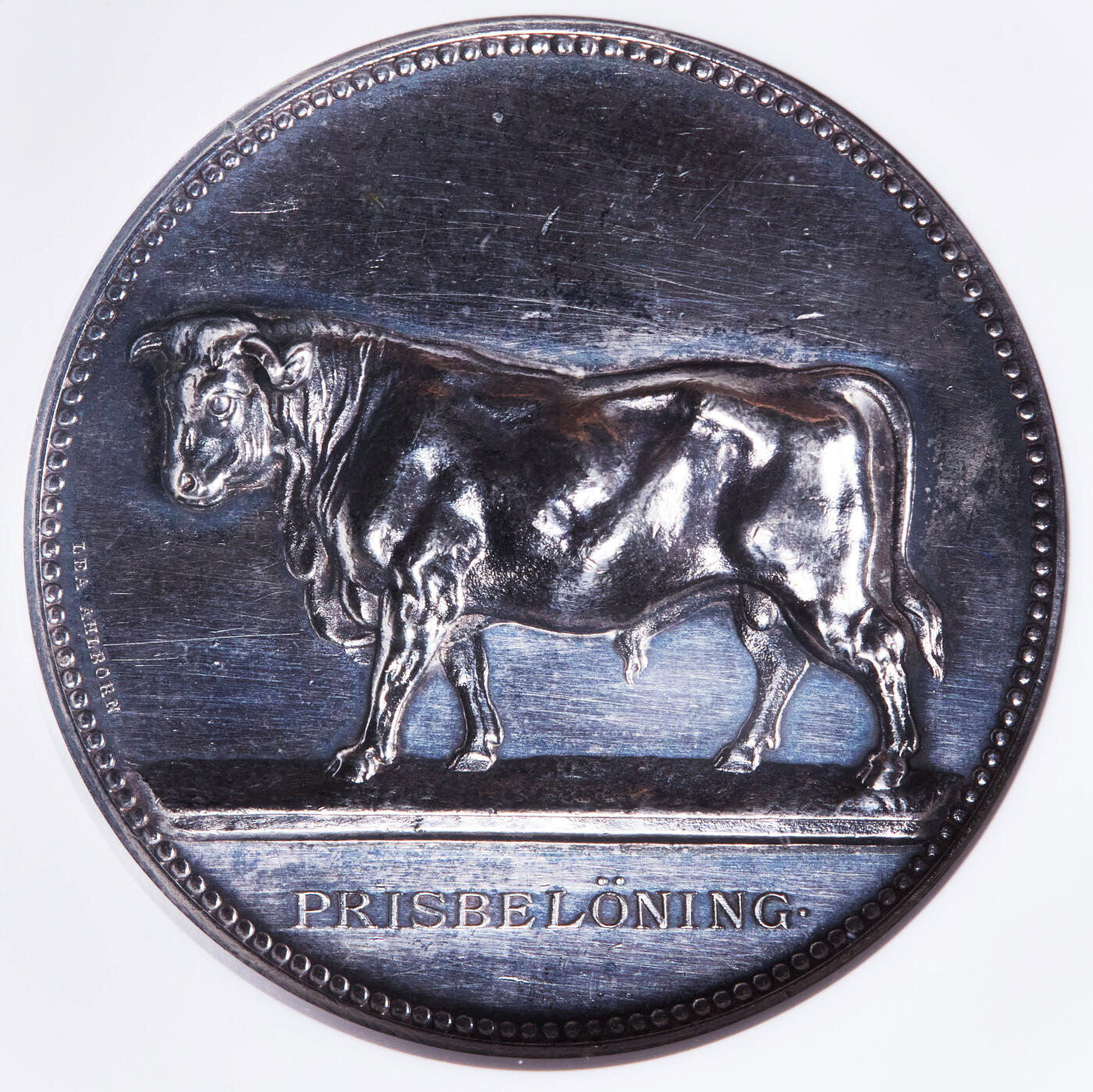 【俄甄集藏】2025年(044)11-12星期三晚 19:30 全场包邮 瑞典19世纪奥雷布罗市皇家家庭协会田原生活-牡牛农业大银章，NGC UNCD，高浮雕，类精制底板