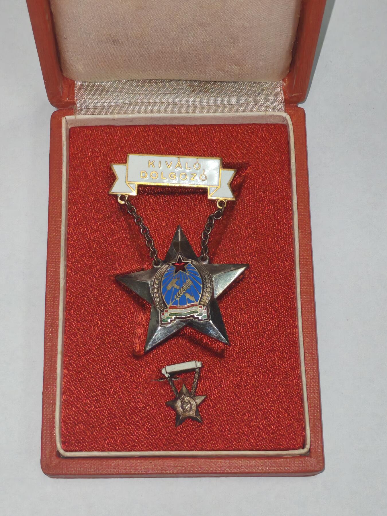 韵星假日精品2025秋季军品类拍卖会-- Rimey Holidays Boutique 2025 Autumn Militaria Sale 匈牙利人民共和国第一版拉克西优秀服务奖章带原盒mini