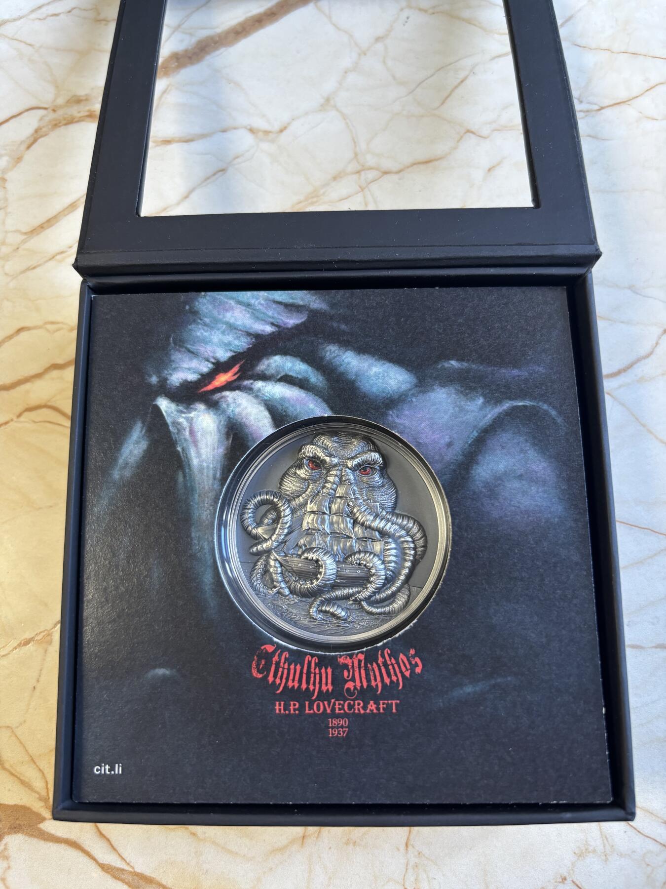 第180期拍卖【长期征集拍品】【北京币展专场】 帕劳2022年克苏鲁的呼唤3盎司仿古纪念银币，999银发行750枚，没有黑色纸套