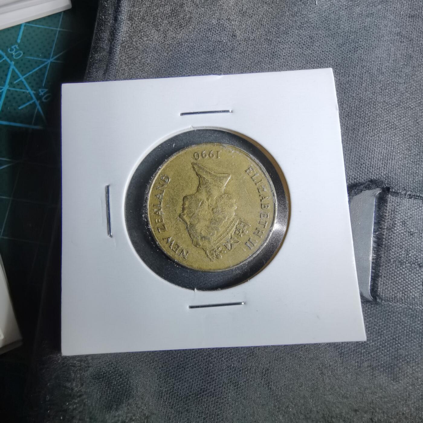 沼泽如烟--第889场 新西兰1990年一元