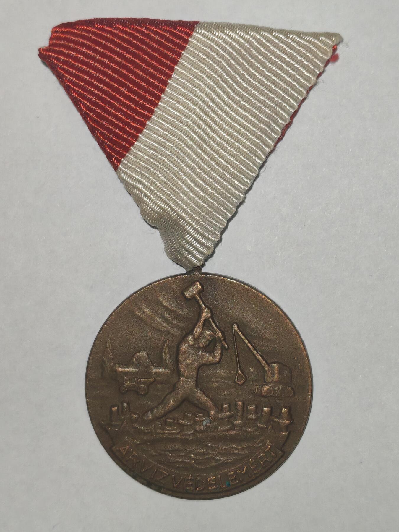 韵星假日精品2025秋季军品类拍卖会-- Rimey Holidays Boutique 2025 Autumn Militaria Sale 匈牙利人民共和国抗击洪水奖章