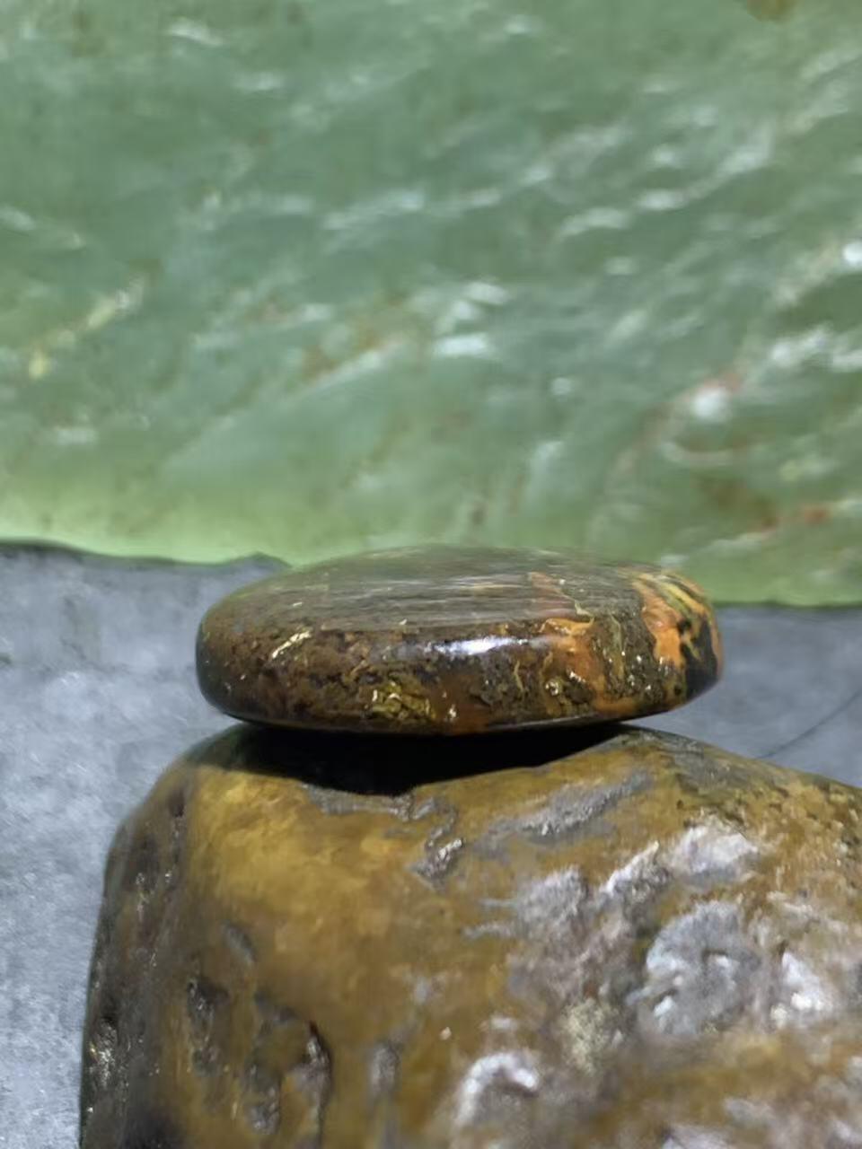 精美高玉化原皮草花纹战国红玛瑙吊坠一个，