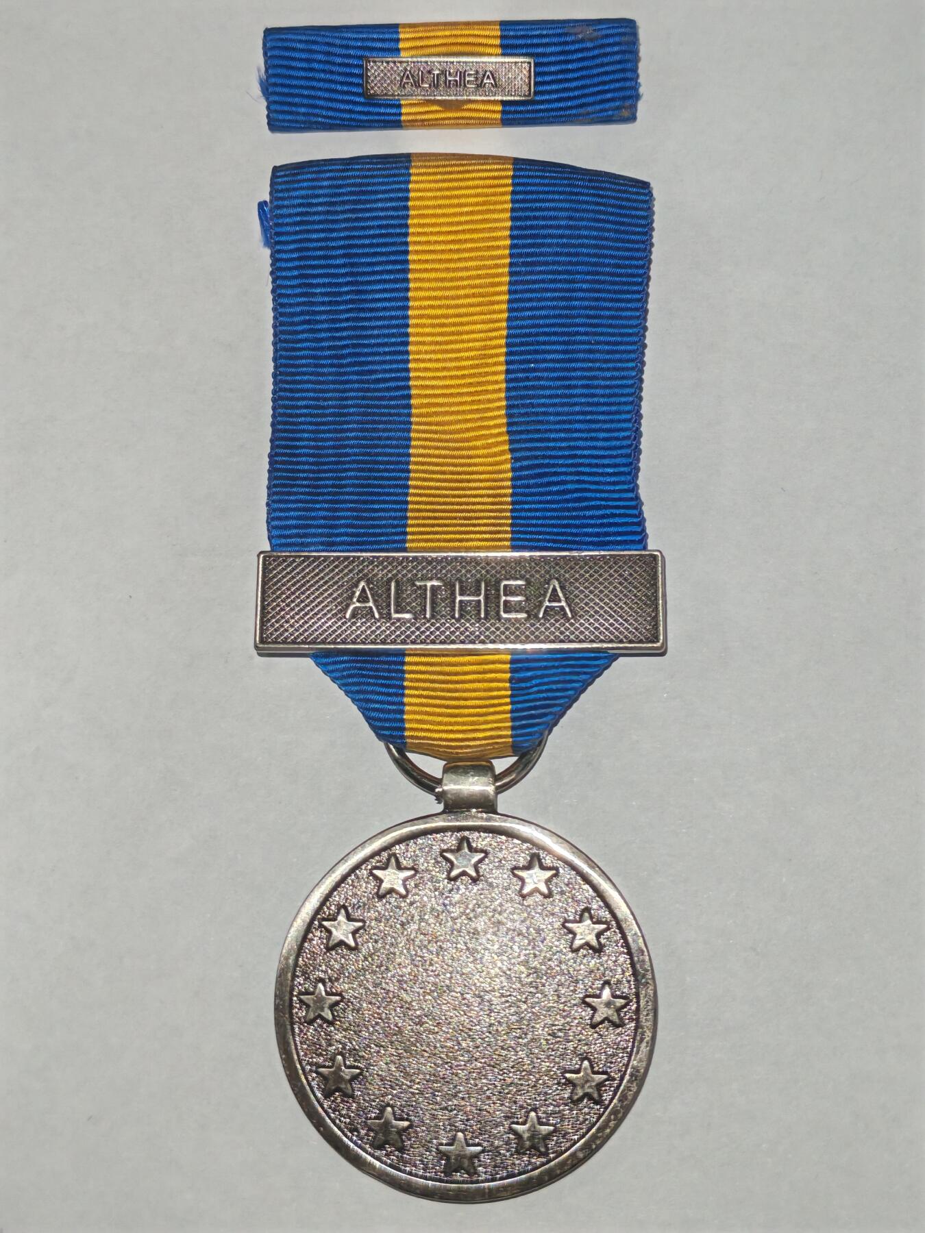 韵星假日精品2025秋季军品类拍卖会-- Rimey Holidays Boutique 2025 Autumn Militaria Sale 欧盟共同安全和防御政策服务奖章 带althea条和略