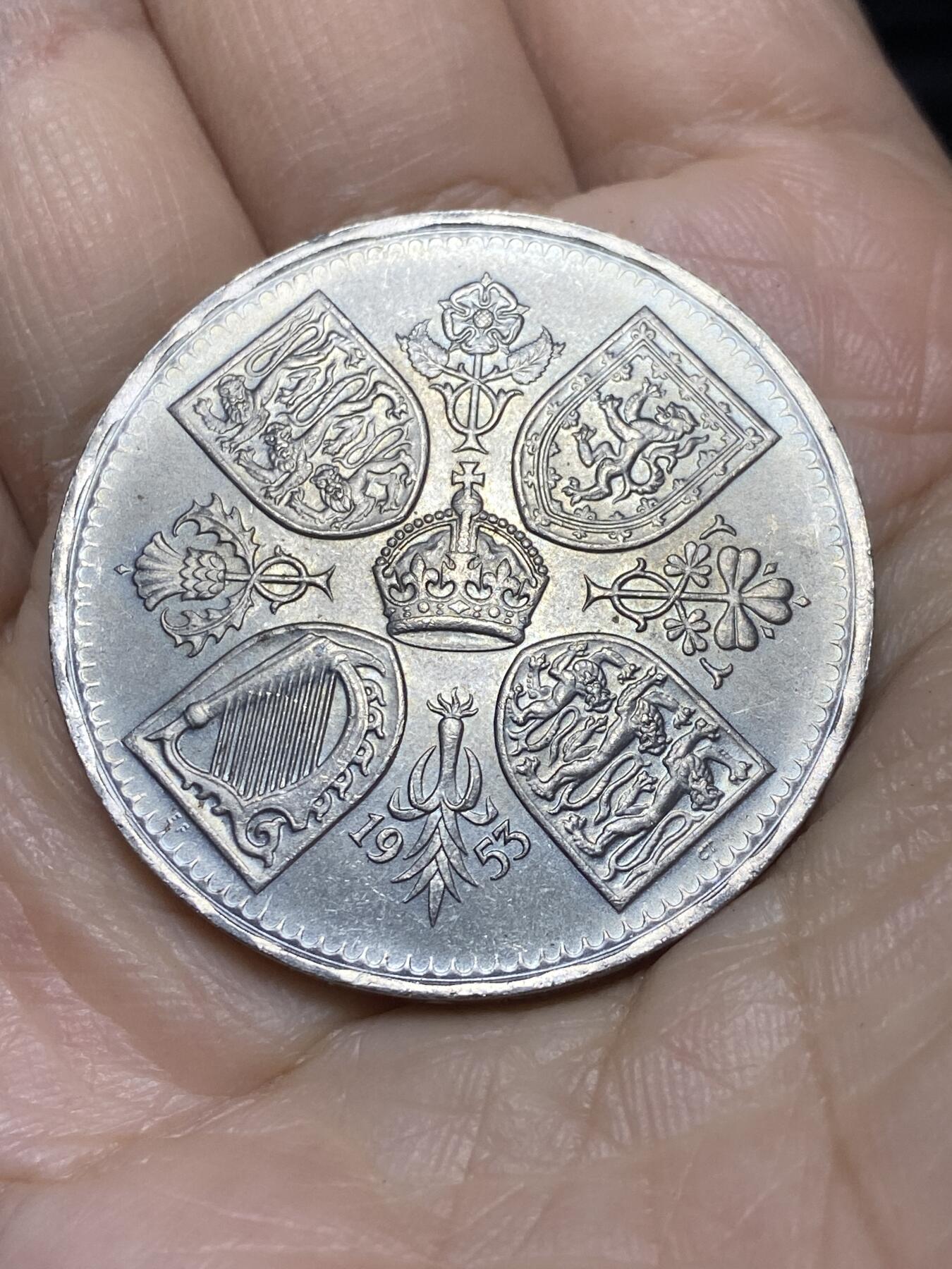 2025年第一百二十一场(总第一百四十七场）外国好品散币(免佣金) 英国🇬🇧1953年5先令(伊丽莎白二世加冕年纪念币)