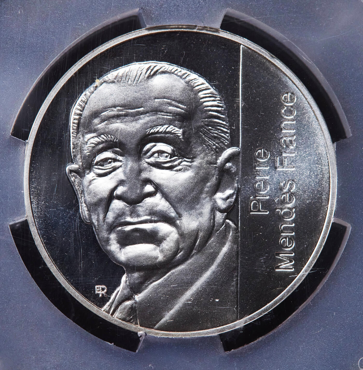 【俄甄集藏】2025年(044)11-12星期三晚 19:30 全场包邮 法国1992年纪念政治家、原总理皮埃尔·孟戴斯-弗朗斯逝世10周年5法郎精制银币，信泰 PF69UC，重12克，90%银，发行量10000枚，少见品种