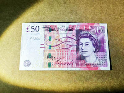 【Blue Auction】世界纸币精拍第745期——18级TOP拍卖/信誉/品质/专业/高效💫 - 【AA01首发冠】英国 2010年50镑 品相如图（上白边有小裂）