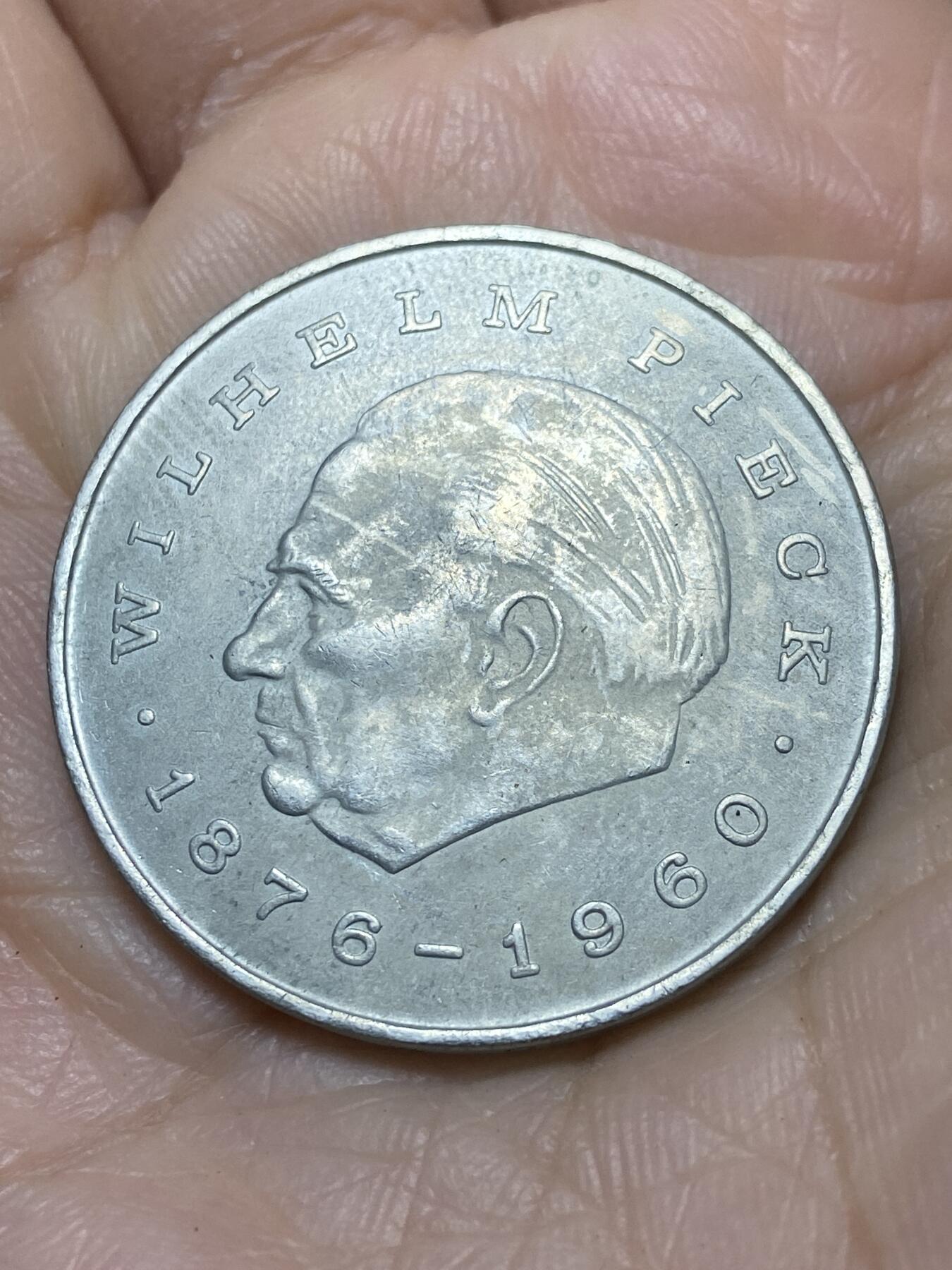 2025年第一百二十一场(总第一百四十七场）外国好品散币(免佣金) 少见–民主德国1972年20马克(民主德国第一任总统威廉·皮克纪念币)