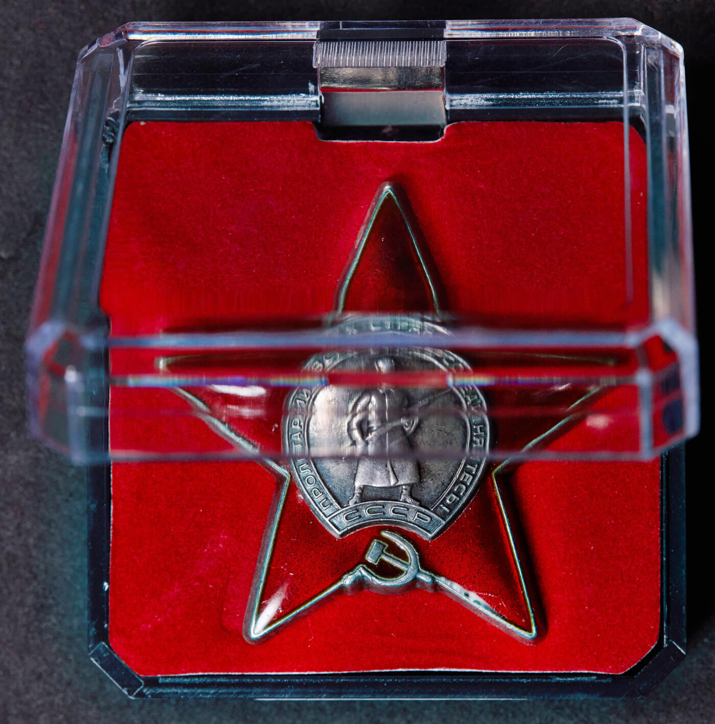 【俄甄集藏】2025年(044)11-12星期三晚 19:30 全场包邮 苏联红星勋章，银质珐琅，3212751号，轻微佩戴痕迹，原味状态