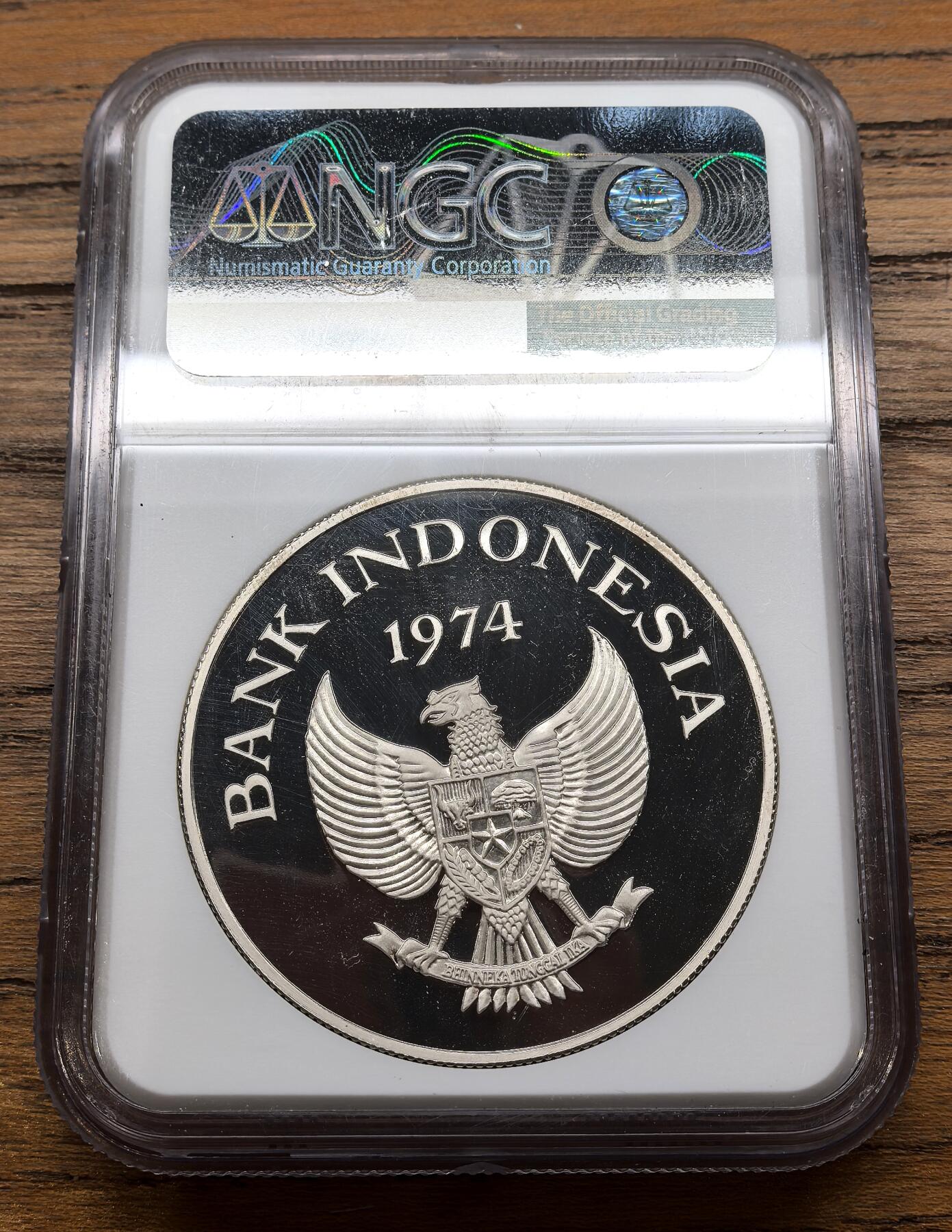 凡希社世界钱币微拍第三百十三期 1974印度尼西亚红毛猩猩5000卢比大银精铸NGC-PF69UC