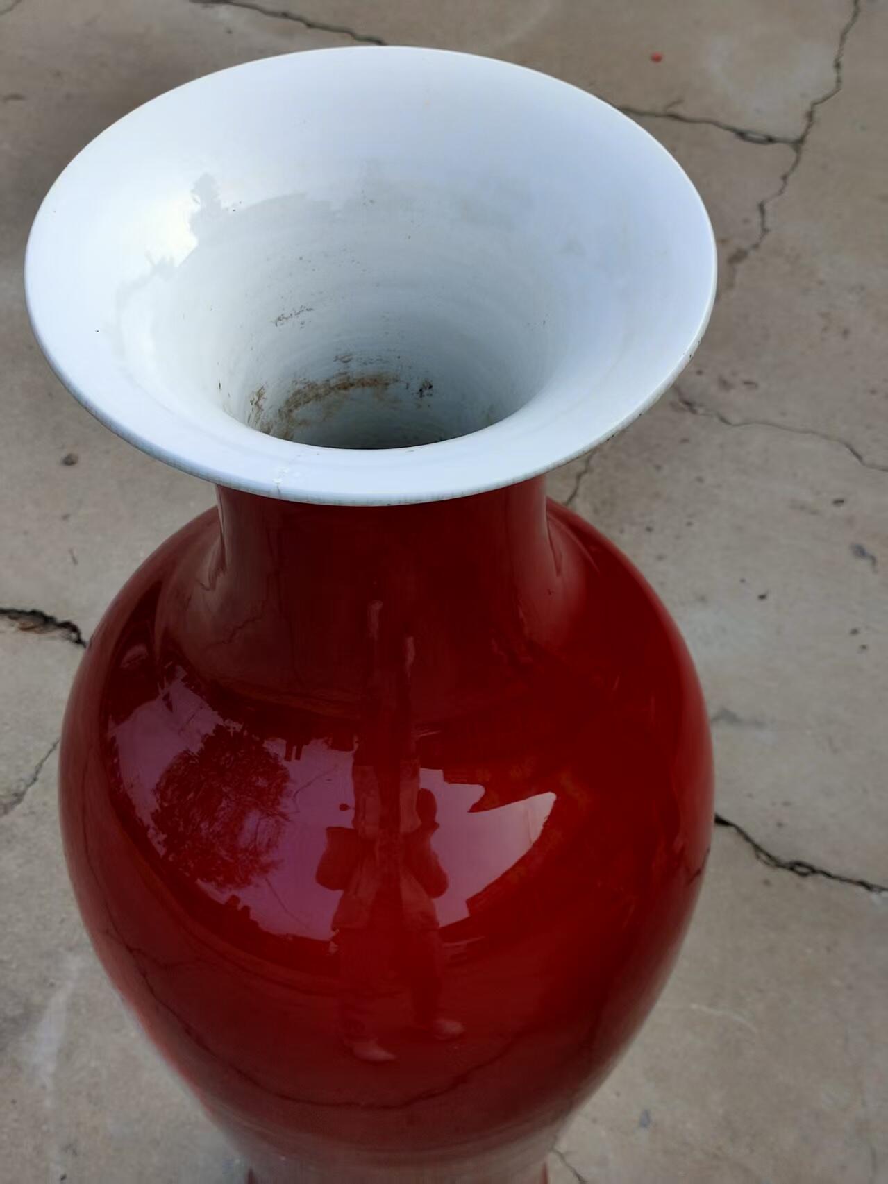 民国时期郎红釉大赏瓶  ，有少许磕碰