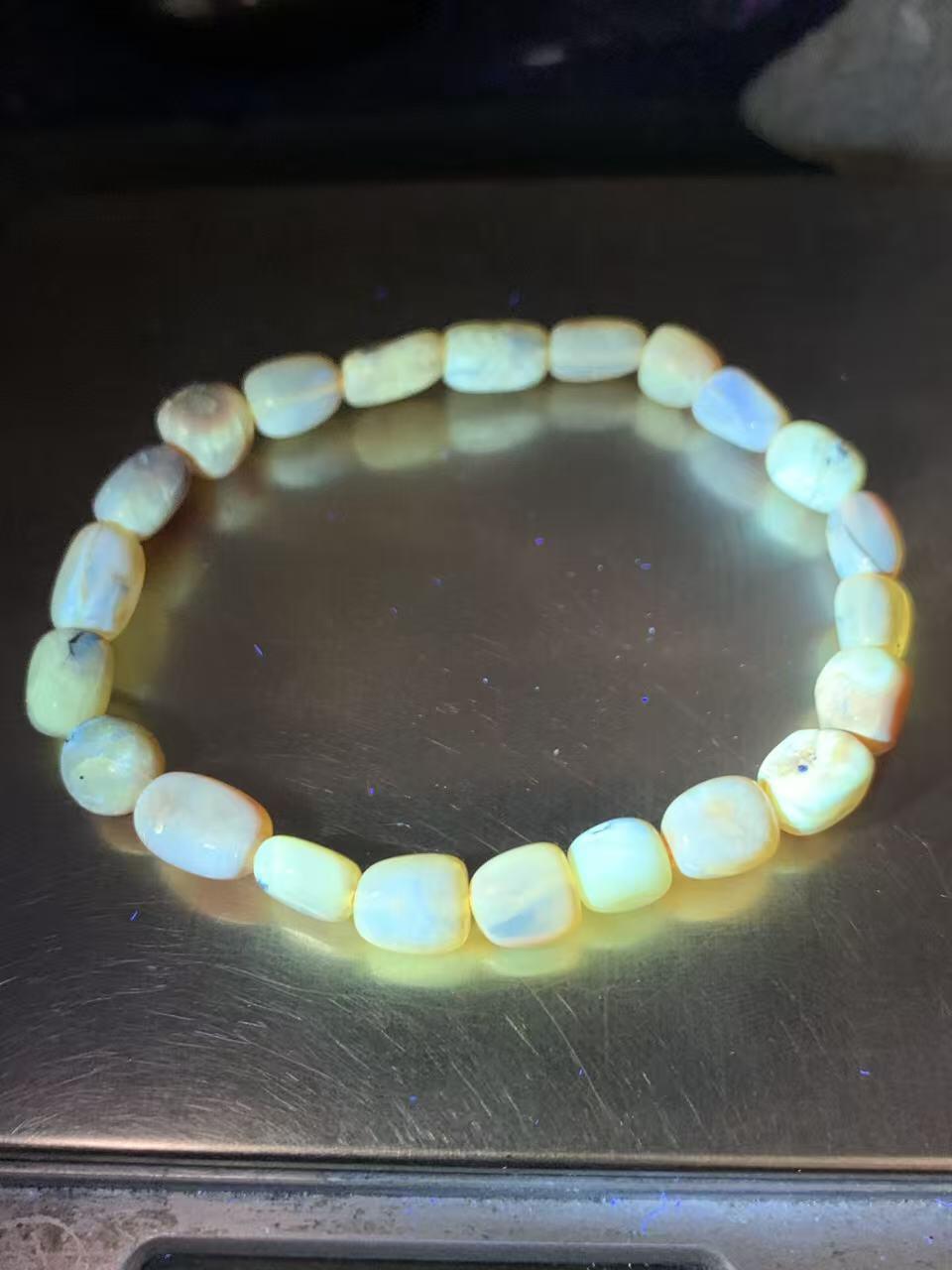 天然蜜蜡随形手串1条！