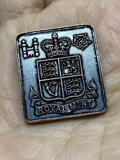 2025年第一百二十一场(总第一百四十七场）外国好品散币(免佣金) - 英国🇬🇧1986年精制套币章牌