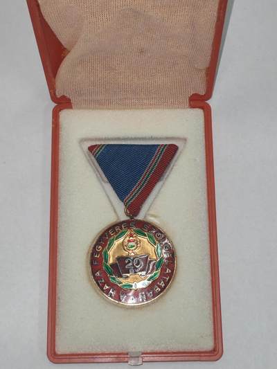 韵星假日精品2025秋季军品类拍卖会-- Rimey Holidays Boutique 2025 Autumn Militaria Sale - 匈牙利人民共和国人民军20年忠诚服务奖章带原盒