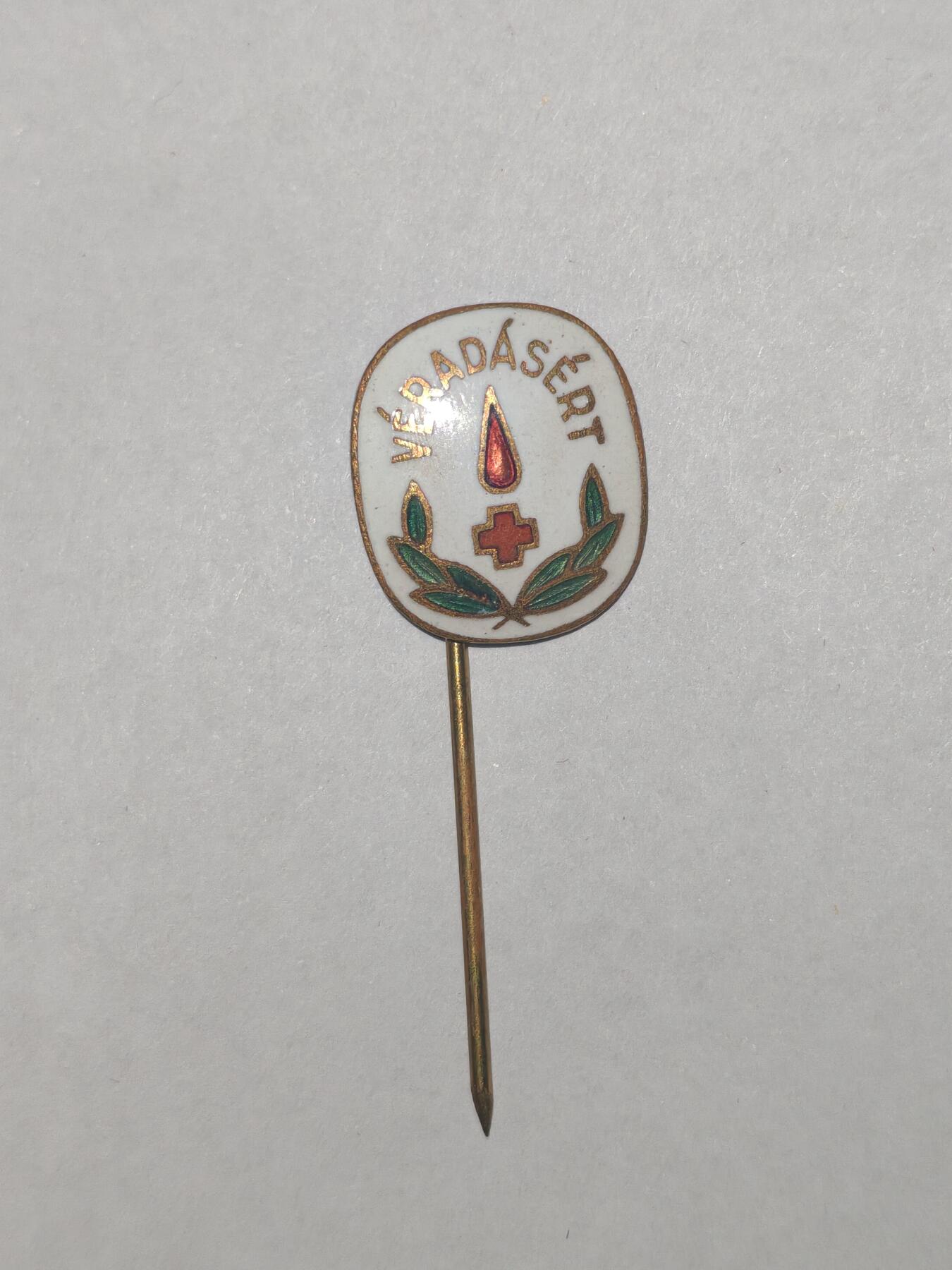 韵星假日精品2025秋季军品类拍卖会-- Rimey Holidays Boutique 2025 Autumn Militaria Sale 匈牙利人民共和国红十字会服务证章带证书一套