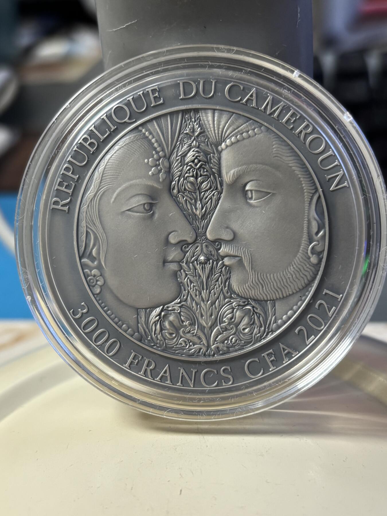 第180期拍卖【长期征集拍品】【北京币展专场】 喀麦隆2021年爱情系列爱经3盎司高浮雕仿古彩银币，999银，发行500枚