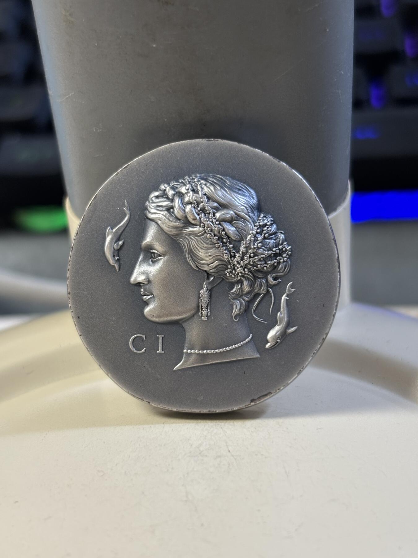 第180期拍卖【长期征集拍品】【北京币展专场】 库克2023年希腊神话泉水女神纪念银币，999银，发行1500枚，有氧化