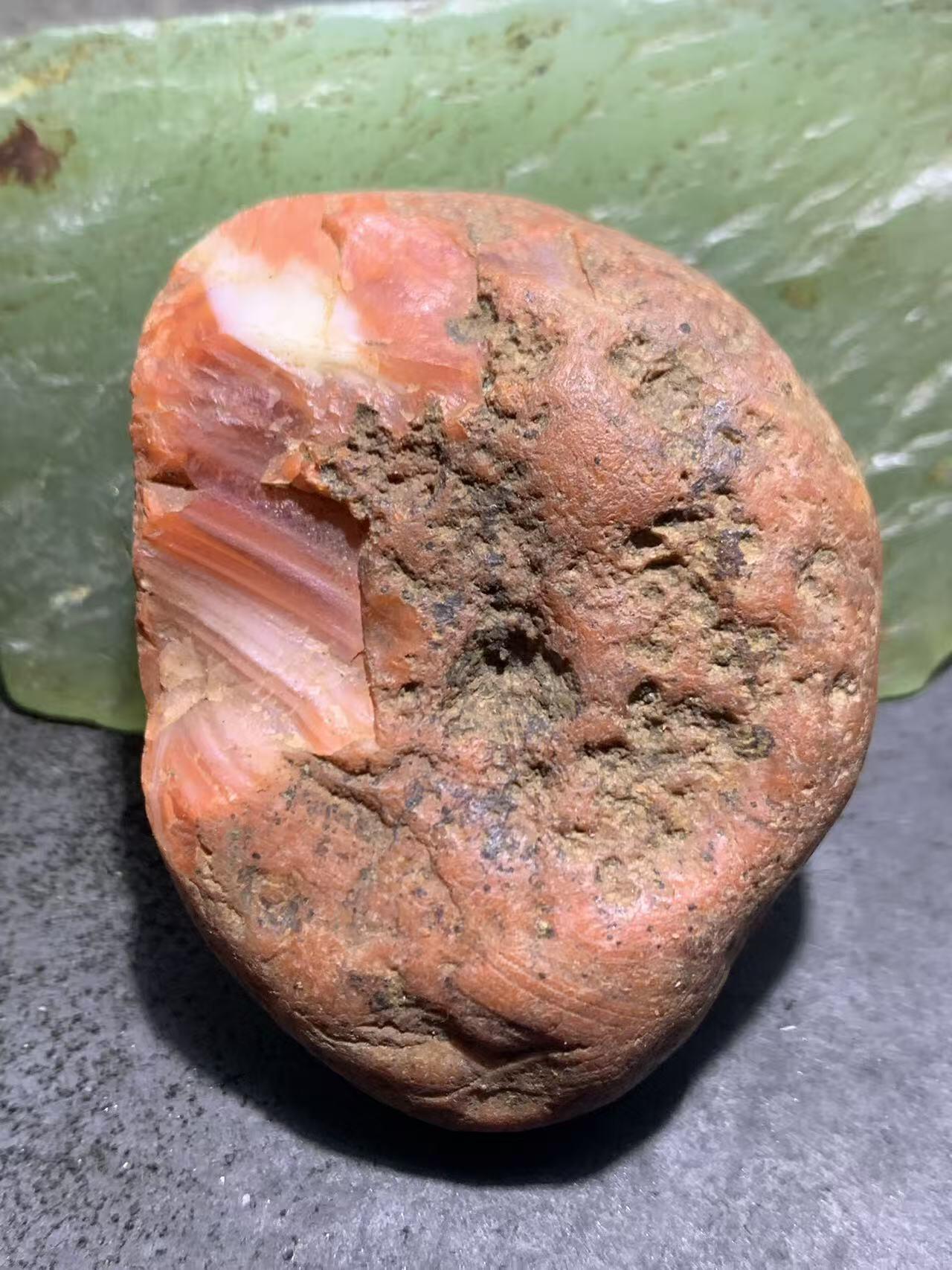 精美红皮开窗料红白千层纹南红玛瑙原石一颗，