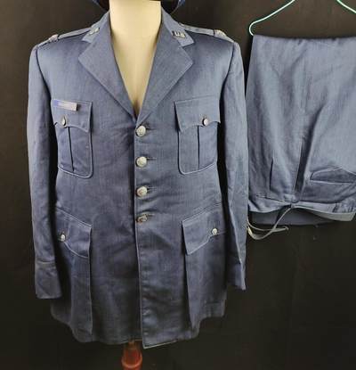 0元起拍勋章 第307期 咸鱼国勋章拍卖专场 11月5日（周三）下午6：00开始 - 早期美国空军全刺绣上校常服一套 带腰带 胸围114 肩宽52 衣长86 袖长66 腰围94 裤长110 腰带100CM