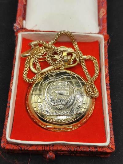 0元起拍勋章 第307期 咸鱼国勋章拍卖专场 11月5日（周三）下午6：00开始 - 朝鲜纪念怀表带盒 机械表 可运行