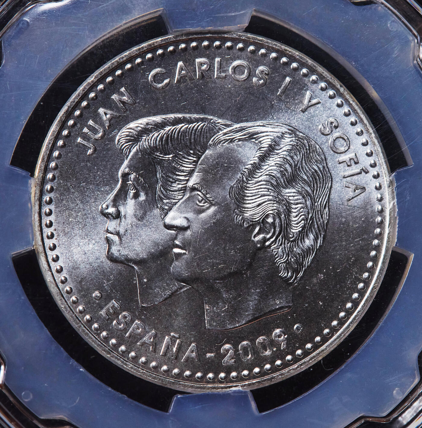 【俄甄集藏】2025年(044)11-12星期三晚 19:30 全场包邮 西班牙2009年欧洲货币联盟成立10周年12欧元防伪标纪念银币，信泰 MS66，重18克，92.5%银