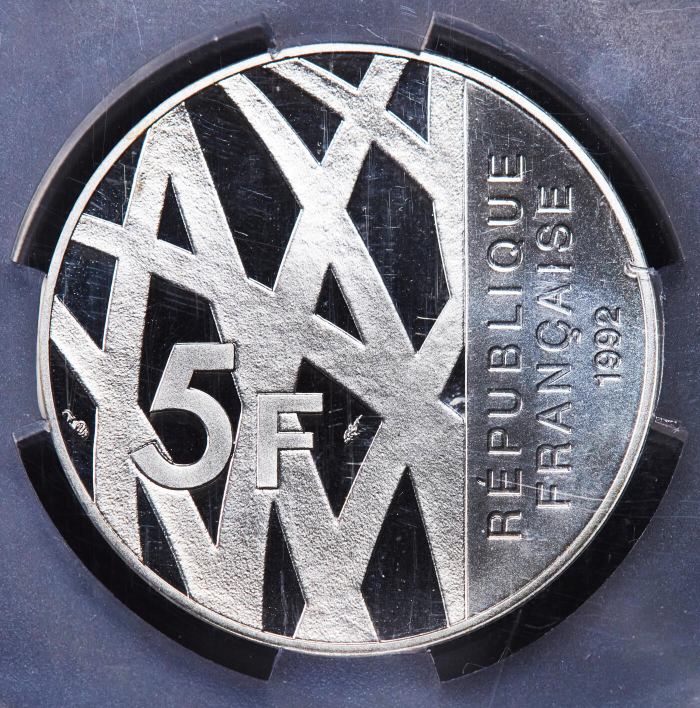 【俄甄集藏】2025年(044)11-12星期三晚 19:30 全场包邮 法国1992年纪念政治家、原总理皮埃尔·孟戴斯-弗朗斯逝世10周年5法郎精制银币，信泰 PF69UC，重12克，90%银，发行量10000枚，少见品种